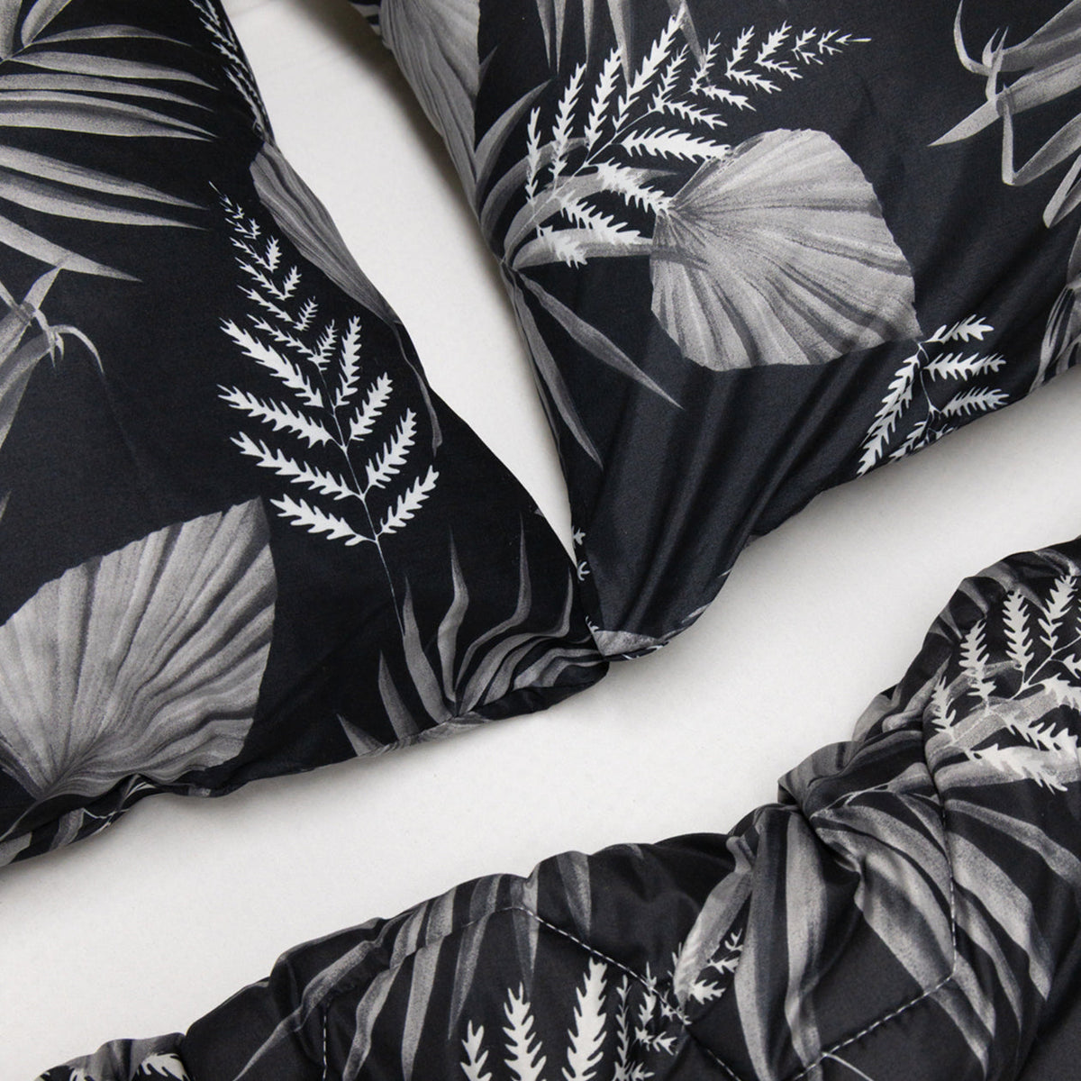 Kussenslopen | Original Prints | Black Leaves | Set van 2