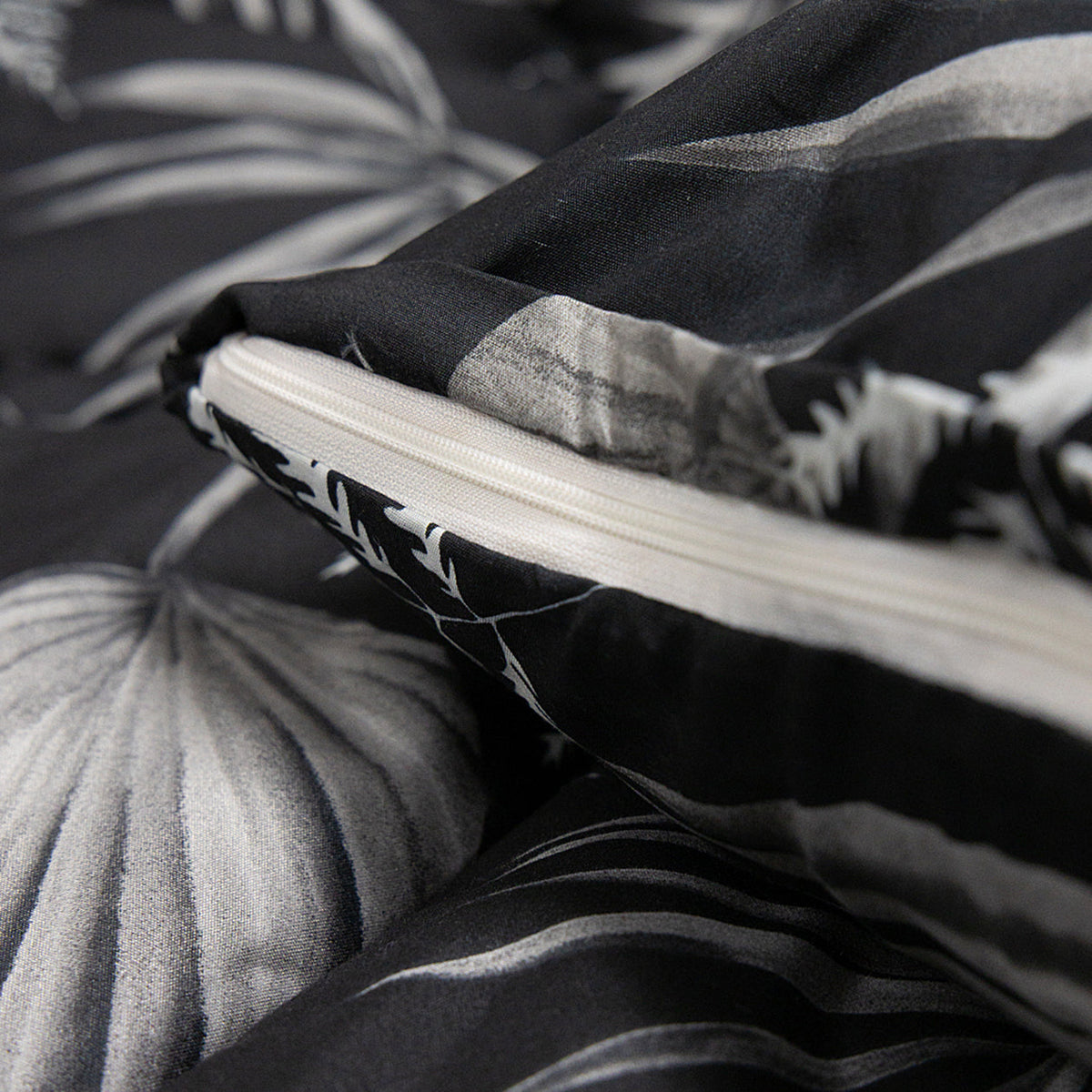 Kussenslopen | Original Prints | Black Leaves | Set van 2