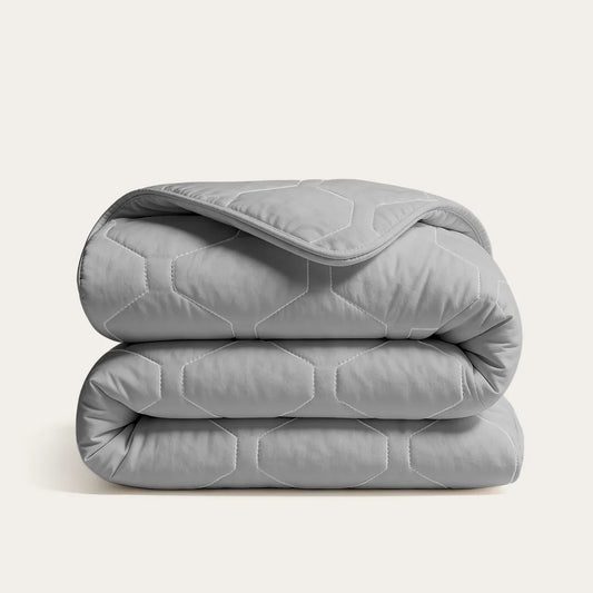 Thehappybed Grey dekbed voor het hele jaar met zachte microvezel en ademende, hypoallergene stof in elegante grijze kleur