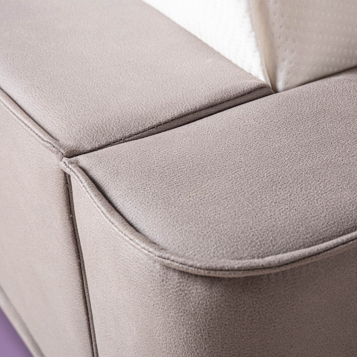 Thehappybed Amour Tranquility | Velvet | Taupe | Bed