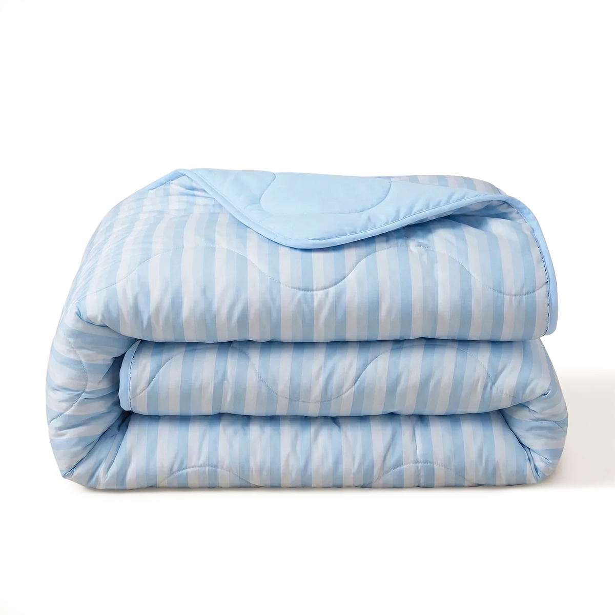 Thehappybed zomerdekbed lichtblauw met verkoelende stripes en ademende zijdezachte stof