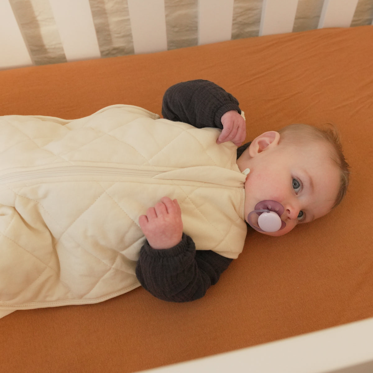 Thehappybed Verzwaarde babyslaapzak | Taupe | TUV & SGS getest