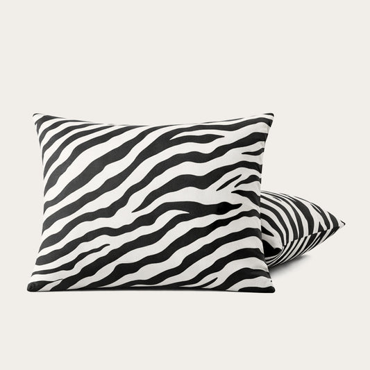 Zebra kussensloop set van 2 stuks 60x70cm van 100% microvezel met ritssluiting en zwart-wit zebrapatroon