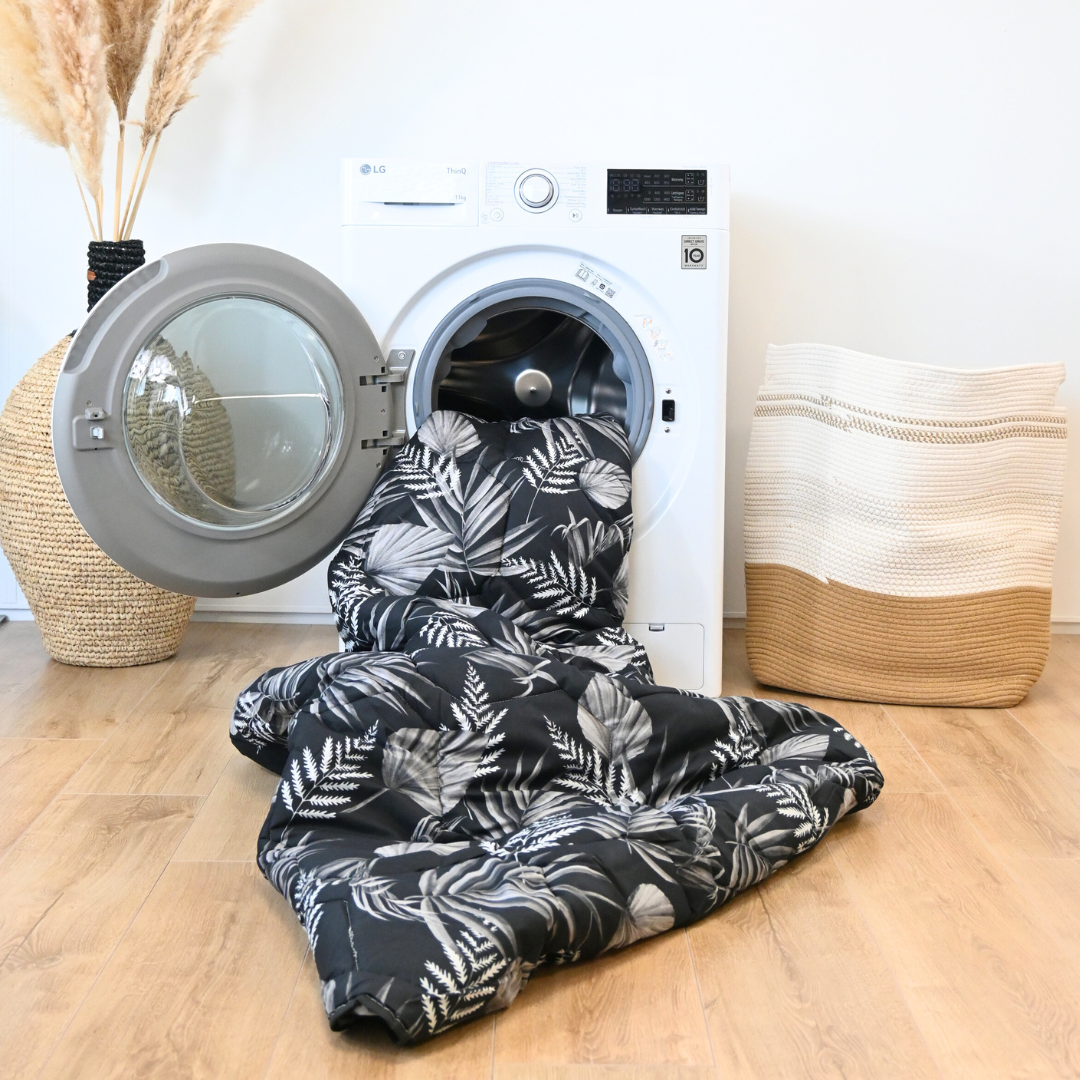 Wasbaar All Season Dekbed | Original Prints | Black Leaves