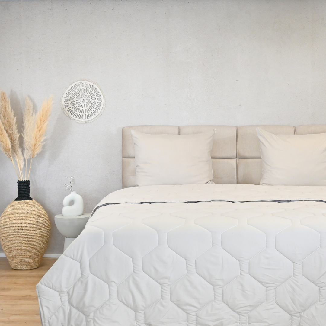 Thehappybed bestseller bundel – Set van 3 (Black Leaves, Taupe & Black) - Incl. kussenslopen (60x70 cm) - Dekbedden voor het hele jaar